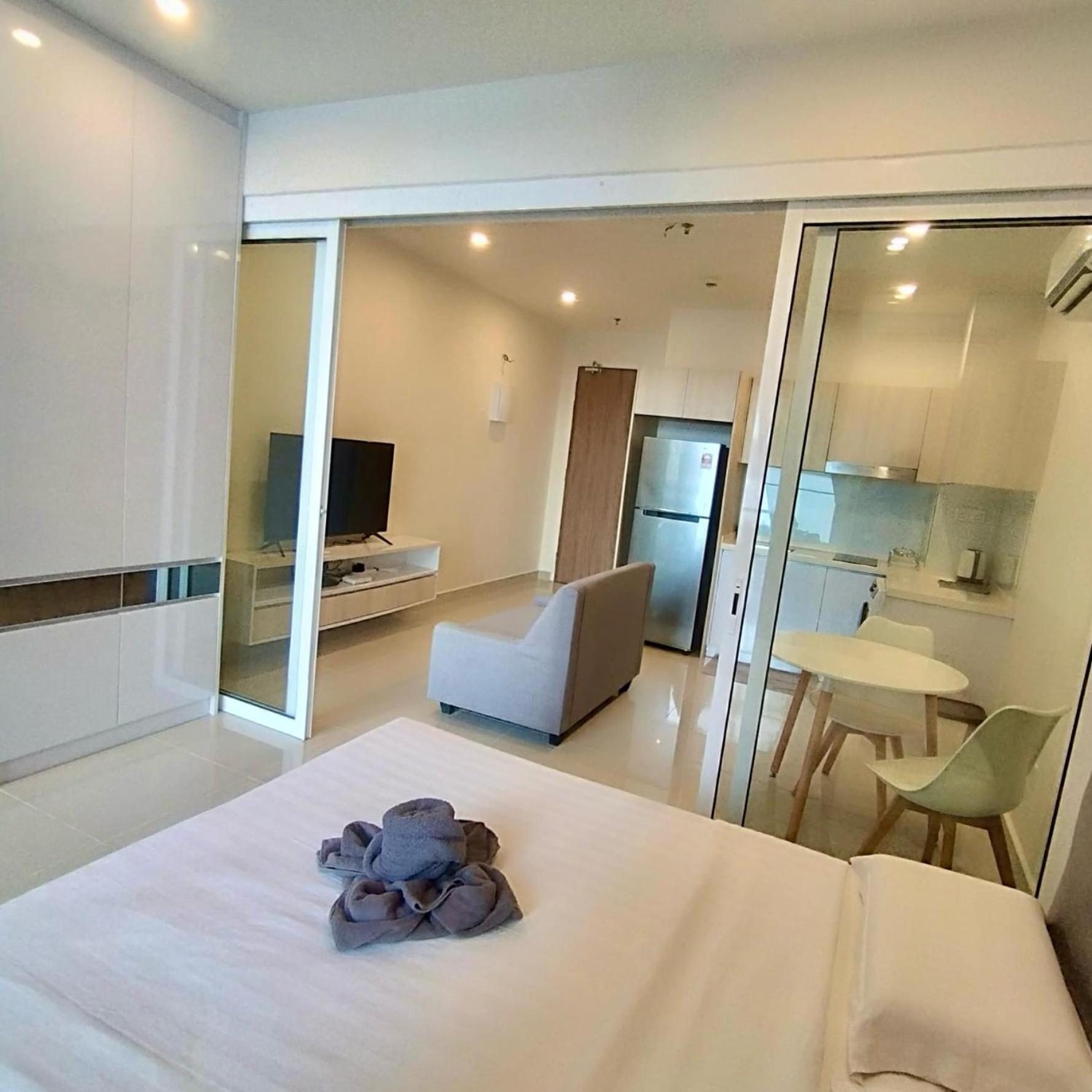 Covesign Suite, The Shore Kota Kinabalu Exterior foto